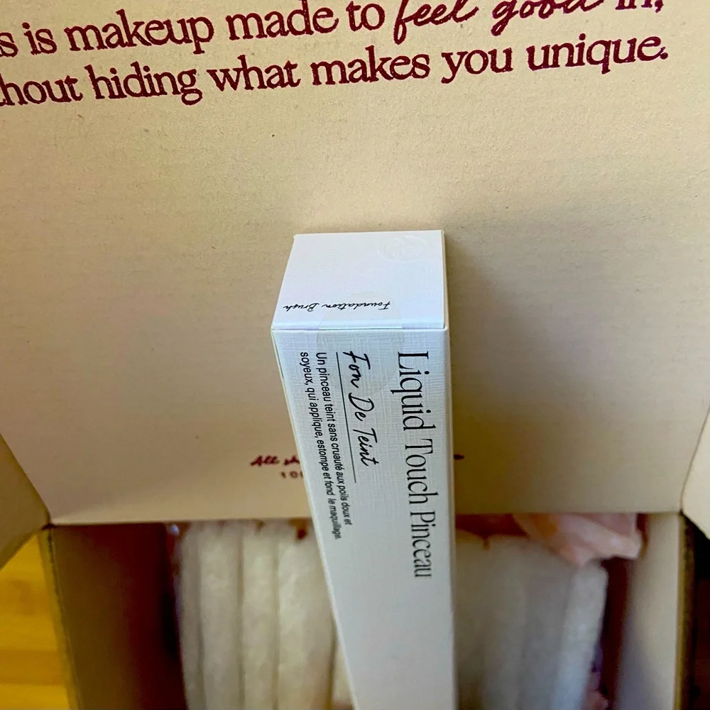 NWT Rare Beauty Liquid Touch Concealer Brush